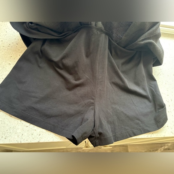 NWT Kenneth Cole Textured Black Pleated Mini Skort- size 12 - Picture 10 of 11